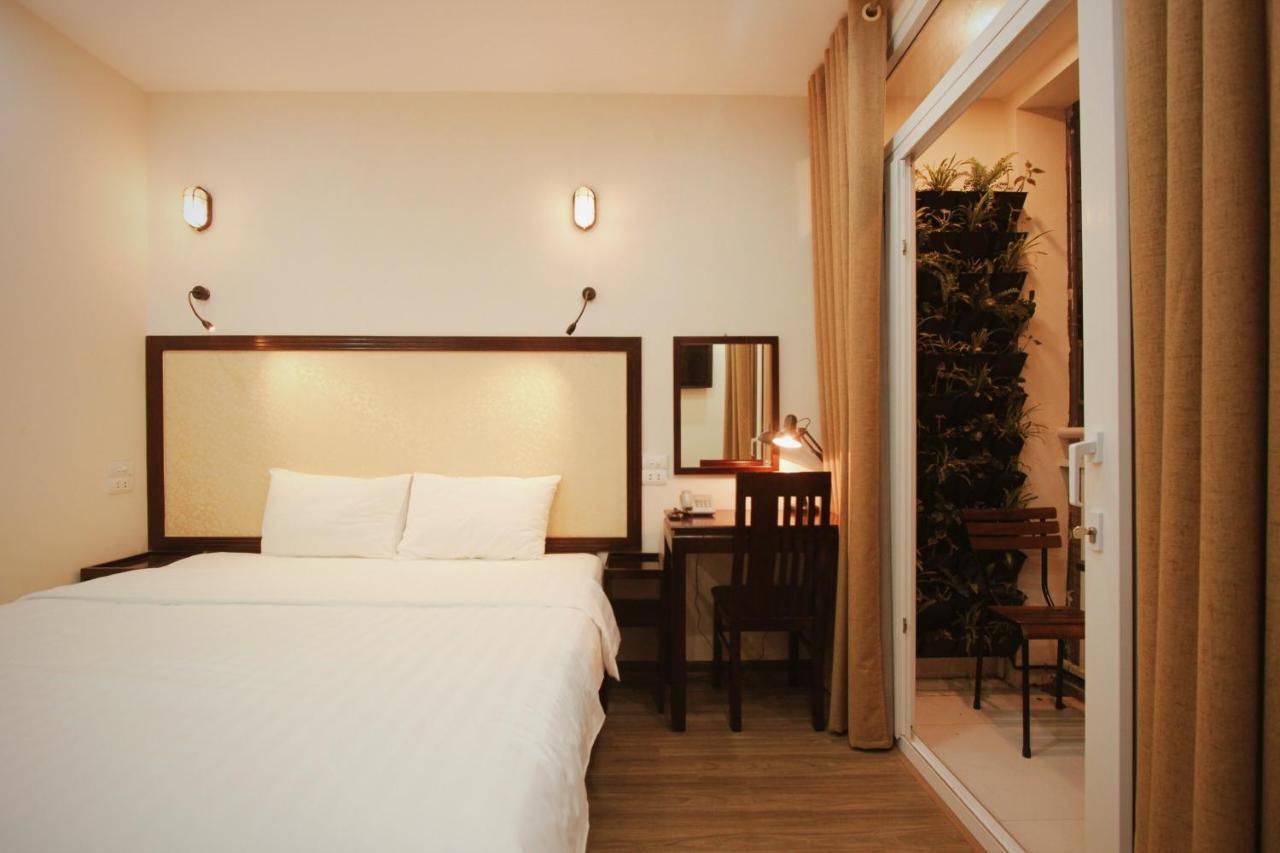 Ellogia Rusta Hotel - Managed By Hostesk Ханой Екстериор снимка